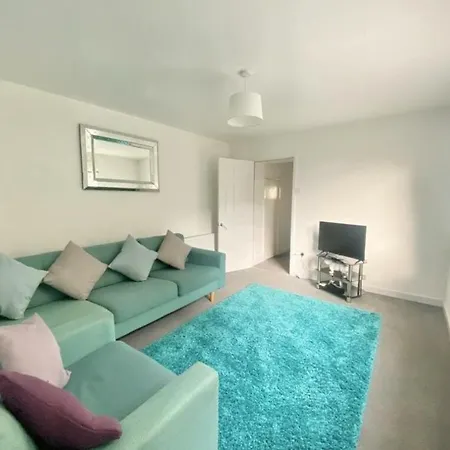 Spacious 3 Bedroom House -- Off-Road Parking -- Pet Friendly -- Close To City Centre Swansea Exterior photo